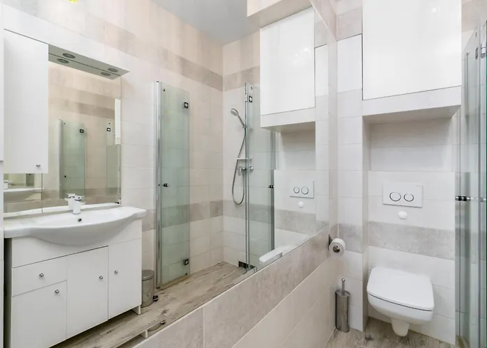 Lejlighed Modern One Bedroom In By Renters Poznań