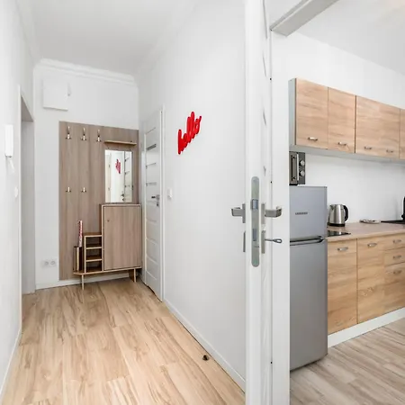 Modern One Bedroom In By Renters Poznan