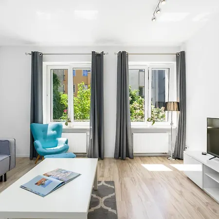 Modern One Bedroom In By Renters *