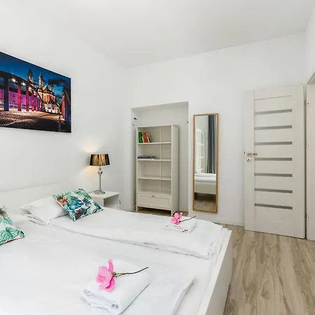 Appartamento Modern One Bedroom In By Renters