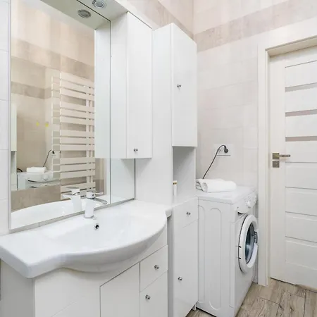 Modern One Bedroom In By Renters Apartamento