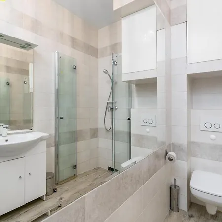 Daire Modern One Bedroom In By Renters Poznan